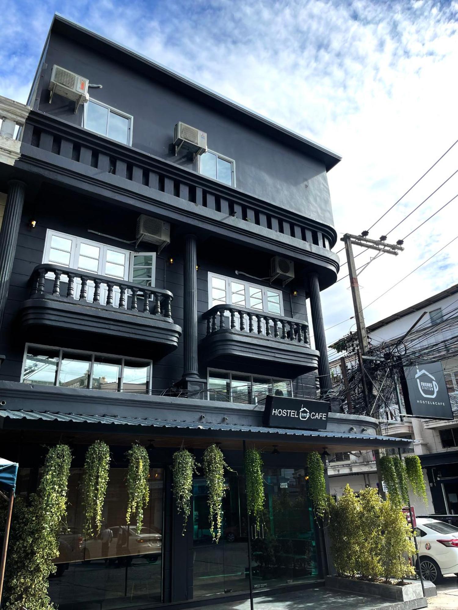 Champagne Hostel & Cafe Pattaya Exteriör bild