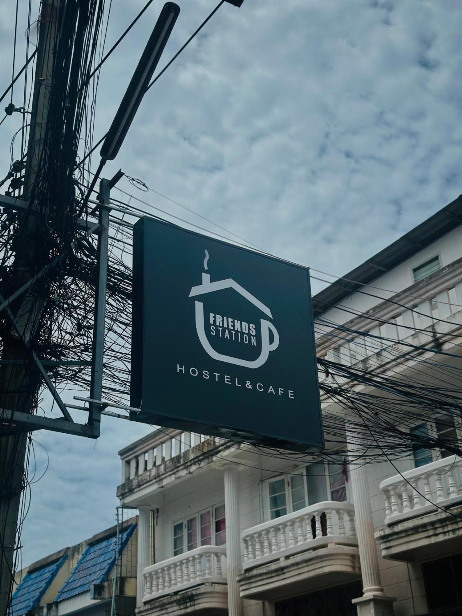 Champagne Hostel & Cafe Pattaya Exteriör bild